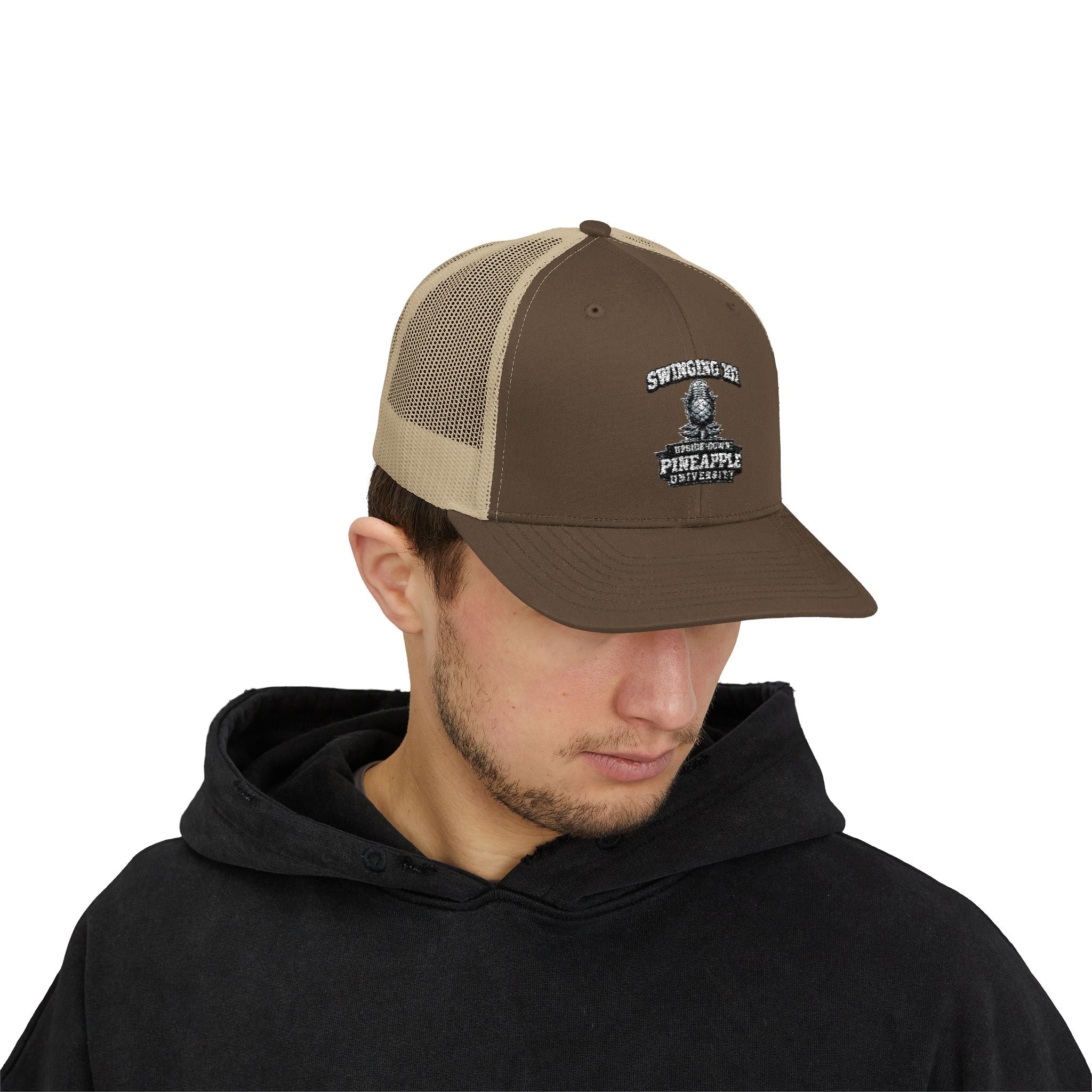 Snapback Swinging 101 University Trucker Cap