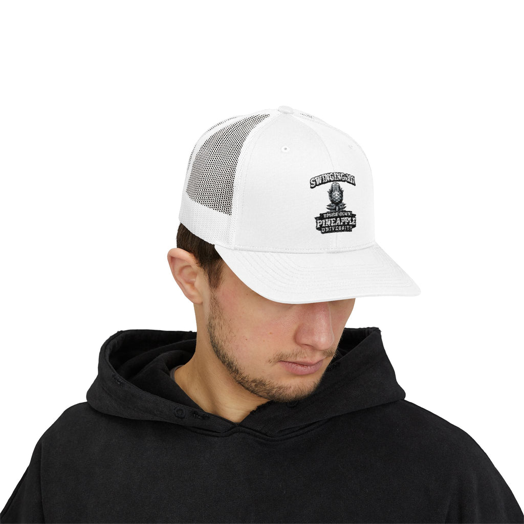 Snapback Swinging 101 University Trucker Cap