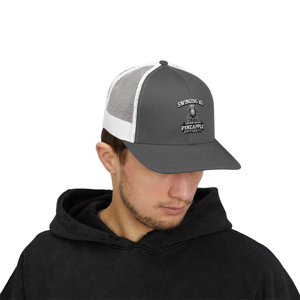 Snapback Swinging 101 University Trucker Cap