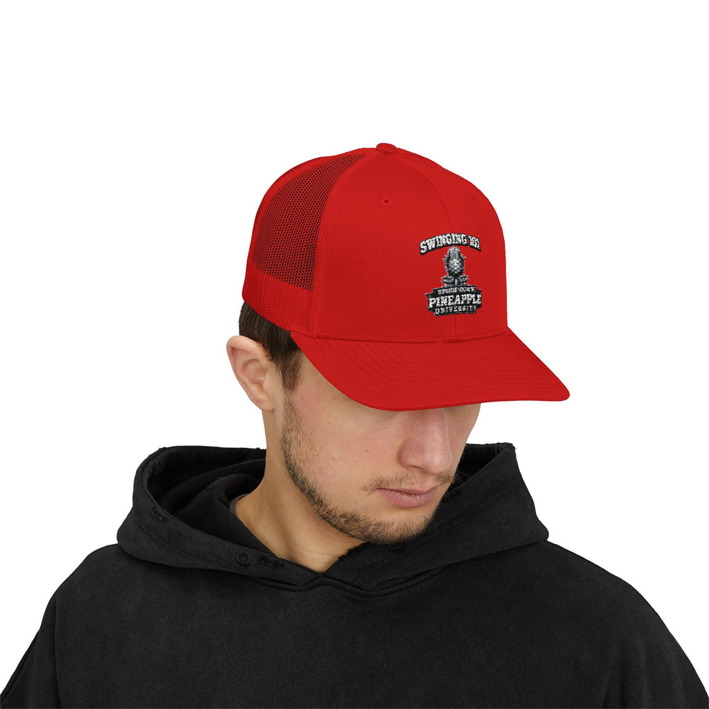 Snapback Swinging 101 University Trucker Cap