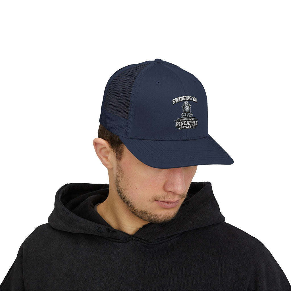 Snapback Swinging 101 University Trucker Cap