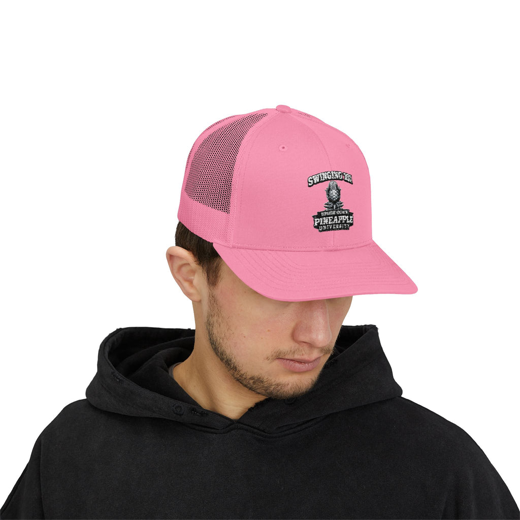 Snapback Swinging 101 University Trucker Cap