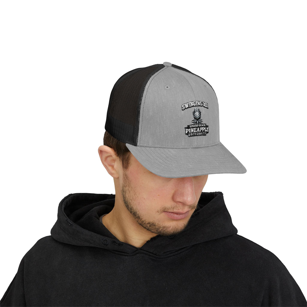 Snapback Swinging 101 University Trucker Cap