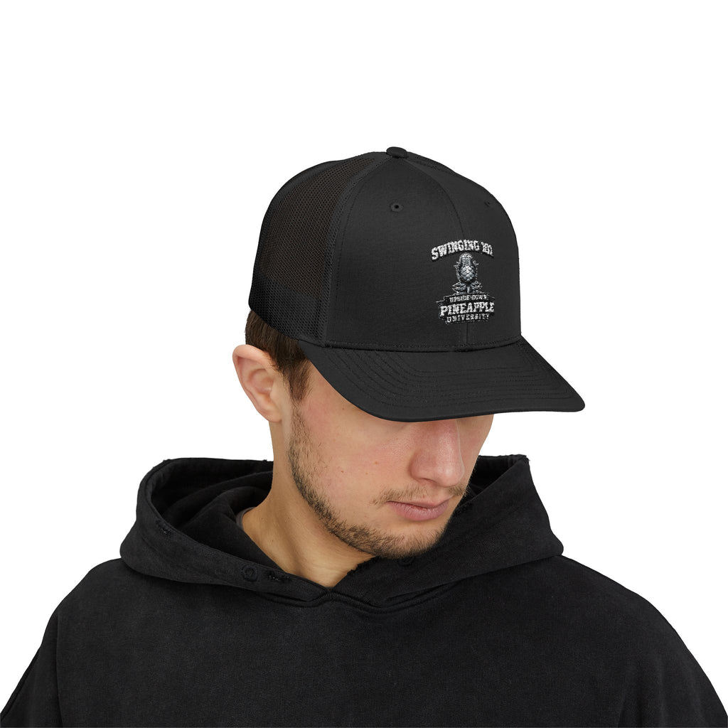 Snapback Swinging 101 University Trucker Cap